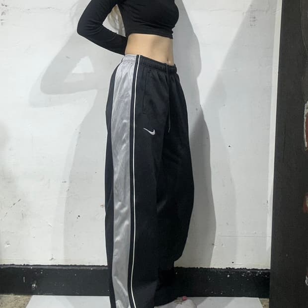 나이키 블랙 와이드 그레이 사이드 라인 추리닝 바지 M