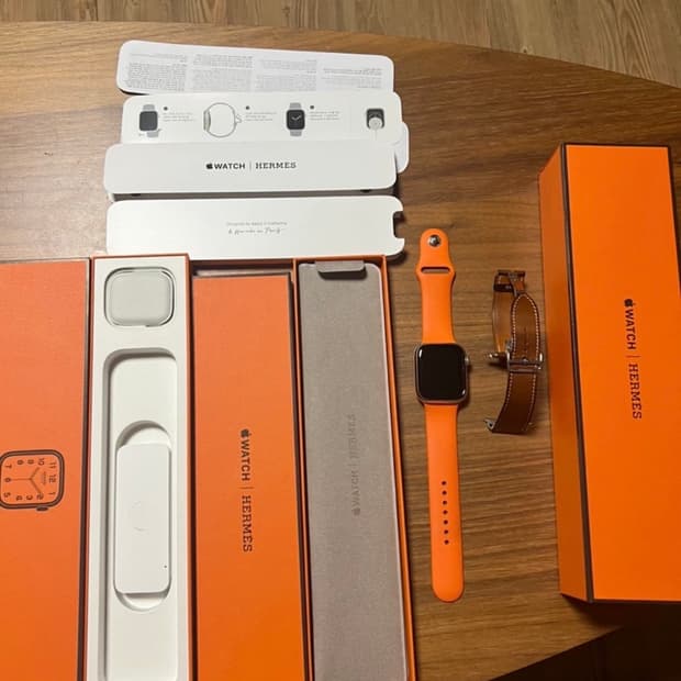 애플워치 에르메스 Series 7 45mm / 골드 가죽 스트랩 디플로이