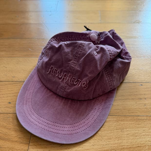 에센스룸 굿즈 롱빌캡