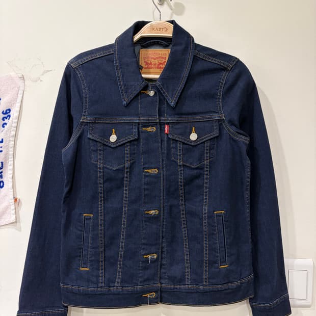 1. 리바이스 데님자켓 청자켓