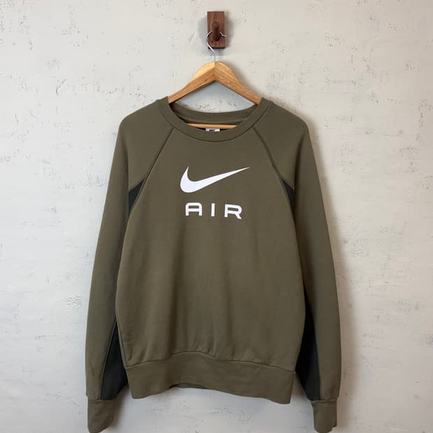 나이키 에어 스우시 빅로고 프린팅 맨투맨 카키