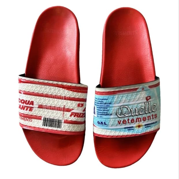 Vetements slides
