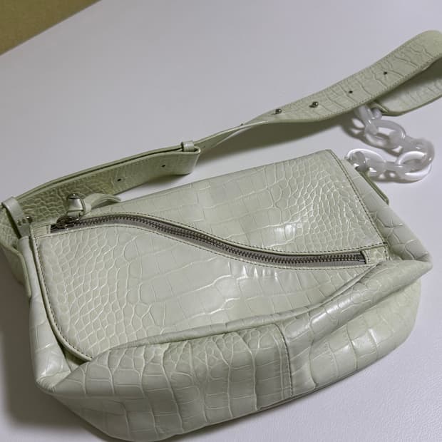 마뗑킴 크로커 체인 숄더백 라임