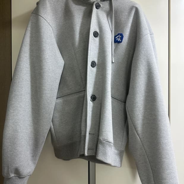 아더에러 스컬프쳐 로고 후드집업 A1