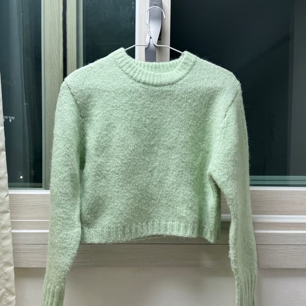 자라 크롭 니트