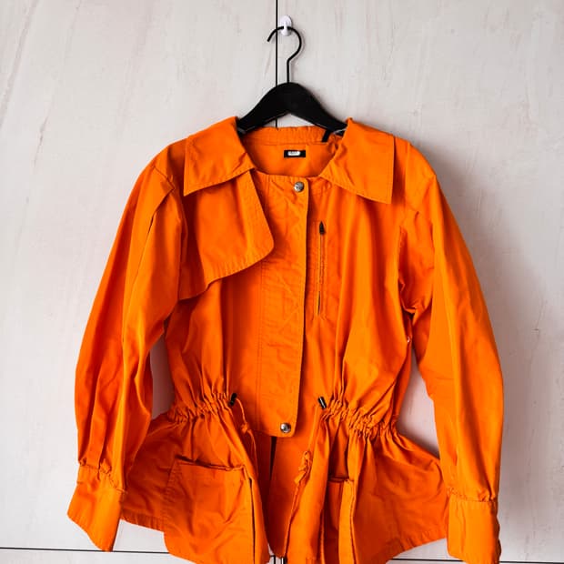새상품 컨디션 Jil sander 오렌지 자켓 32사이즈made in I