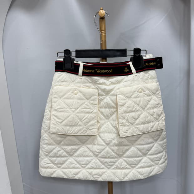 비비안웨스트우드 퀄팅 스커트 38사이즈