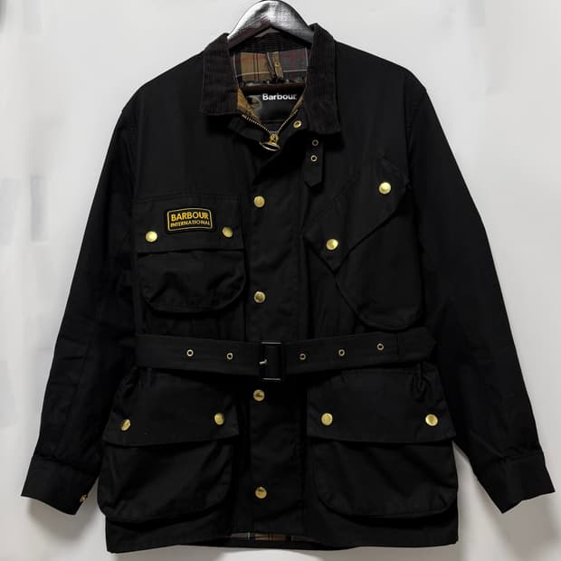 바버 인터내셔널 A7 왁스 자켓 블랙