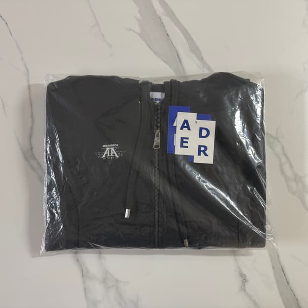 (새상품) 아더에러 놀크 로고 후드집업 카키 주우재 착용