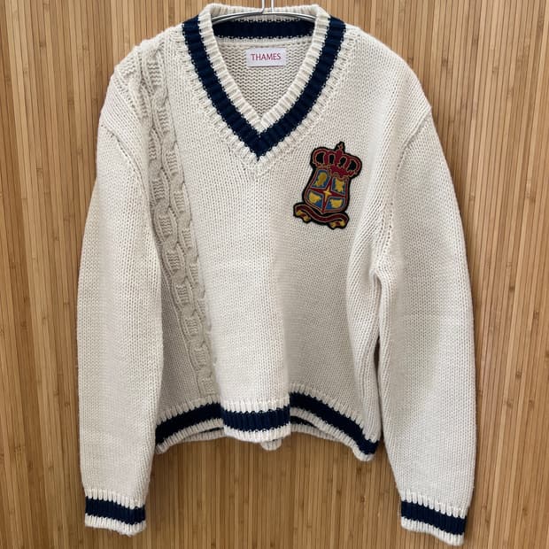 팔라스출신 디자이너 브랜드 THAMES 템즈 브이넥니트 M 판매