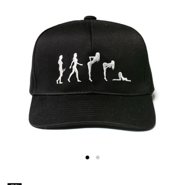 빨간줄 사피엔스 모자 구합니다