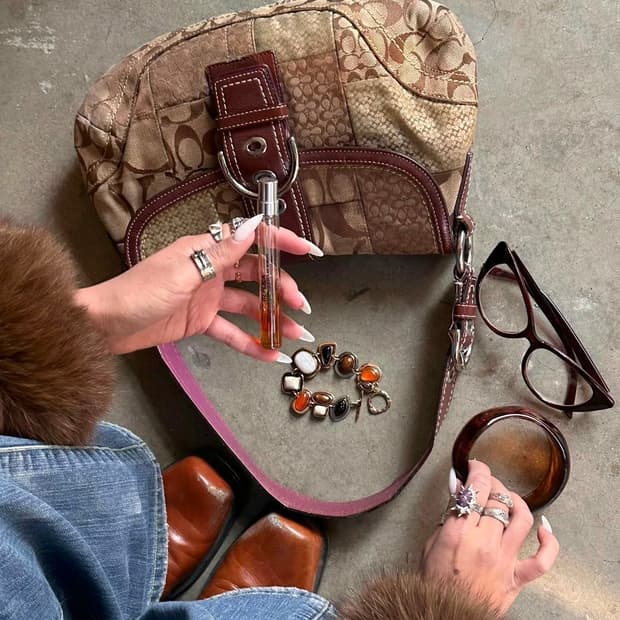 90s coach 시그니처 패치워크 캔버스 딥 퍼플 레더 트리밍 숄더백