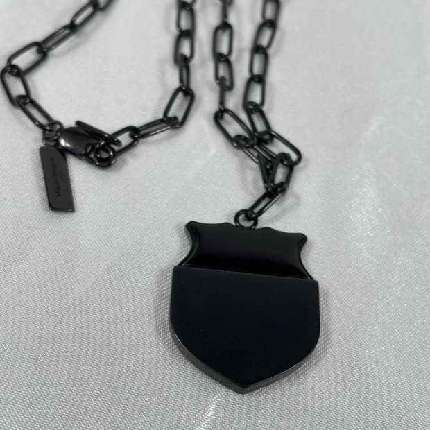 (정품)메종마르지엘라 블랙쉴드 목걸이