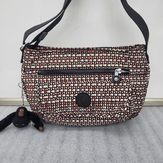 키플링 정품 패턴 크로스백 30x22cm