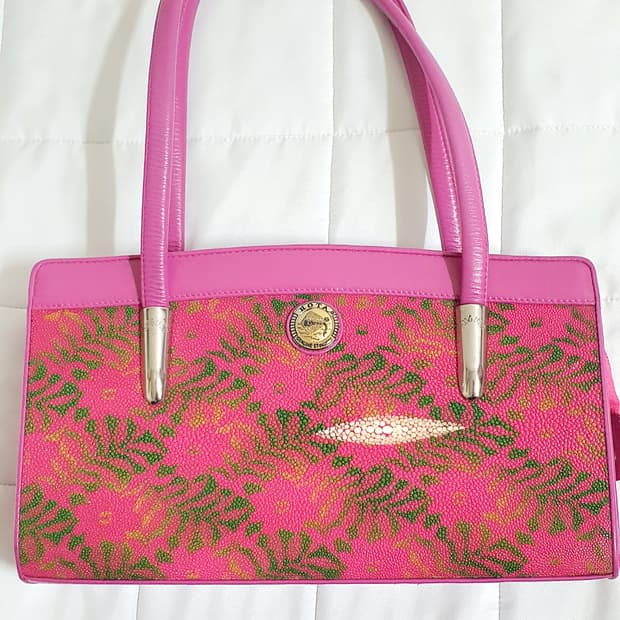 로타(Rota) 가오리가죽 AUGUST 핑크 탑핸들 토트백