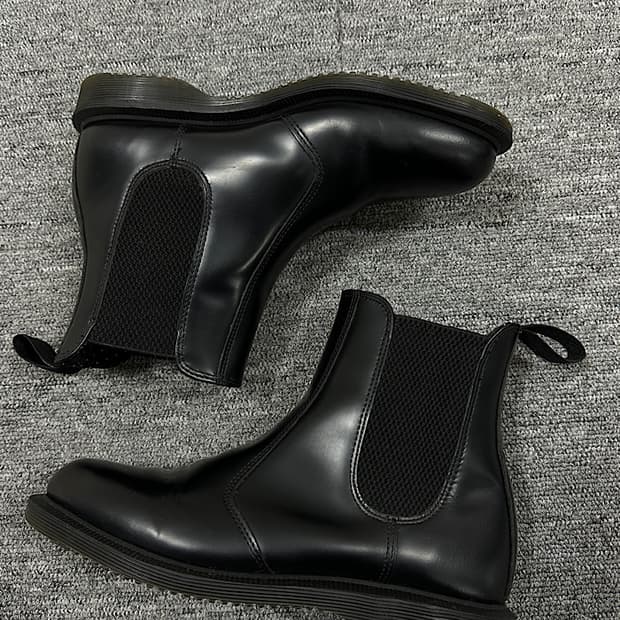 닥터마틴 첼시부츠 235