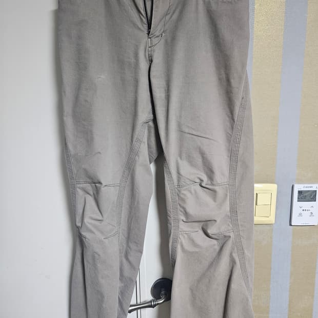 고낙 스켈레톤팬츠 그레이베이지 2사이즈