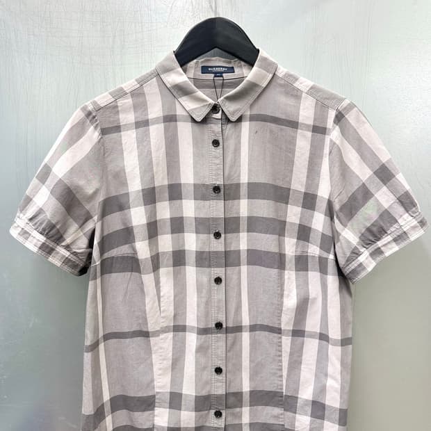 Burberry 버버리 베이지색상 노바체크 반소매 셔츠
