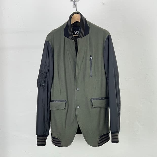 Y-3 스위칭 카키 믹스 하이브리드 블레이저 바시티 울 자켓