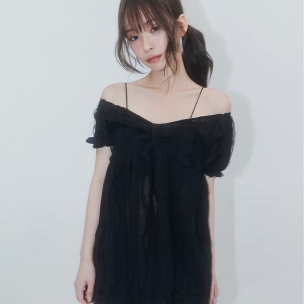 하이스쿨디스코 플루이드 프릴 블라우스 블랙
