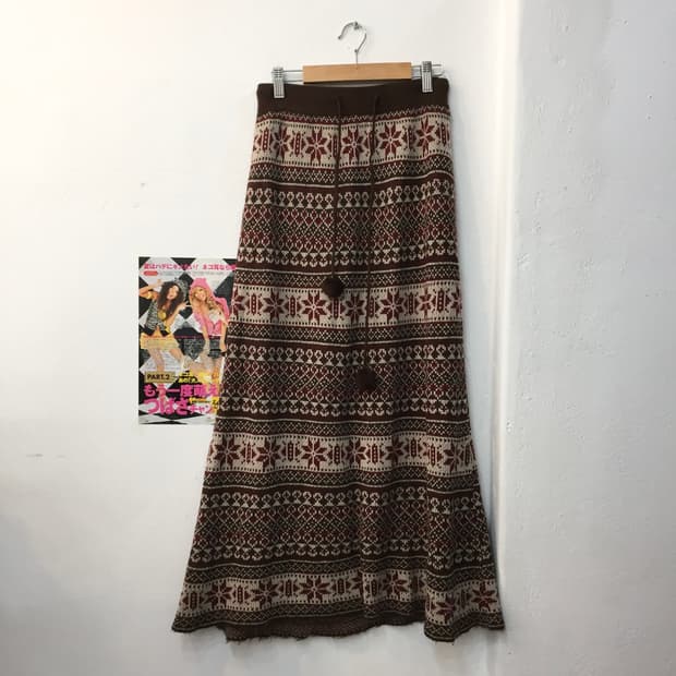 빈티지 노르딕 폼폼 니트 롱스커트
