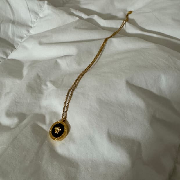 베르사체 메두사 목걸이