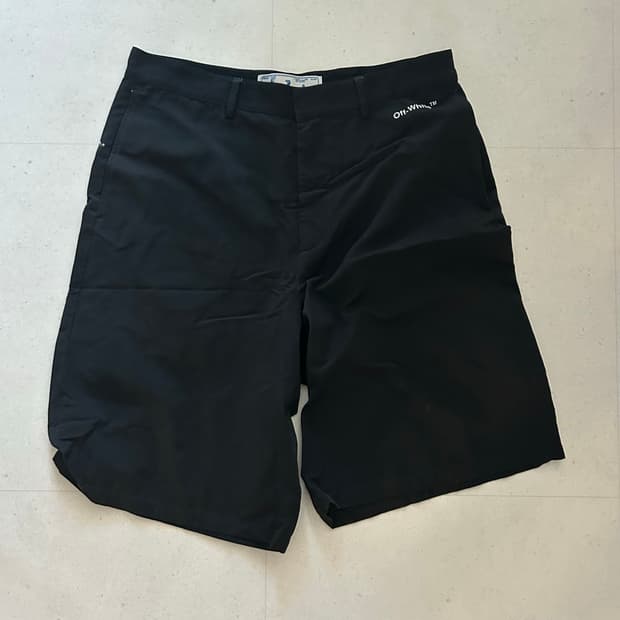 Off white 반바지