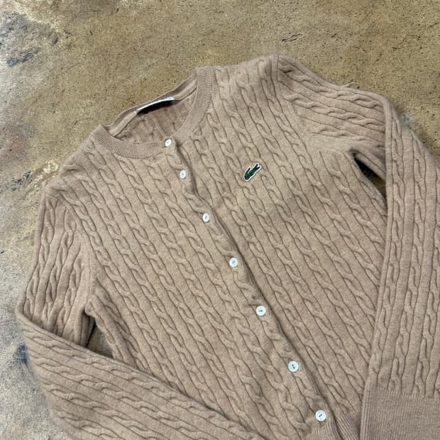 라코스테 베이지 꽈배기 니트 가디건 34