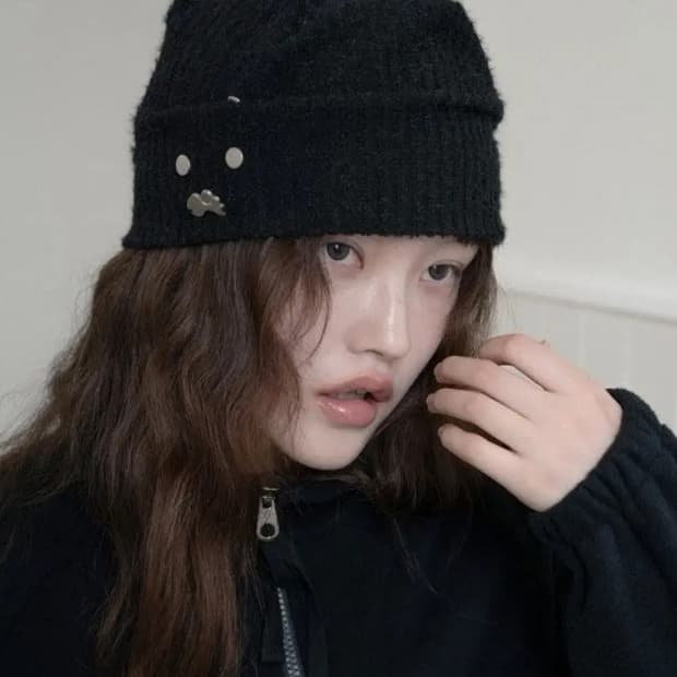 허그유어스킨 퍼리 턱 비니
