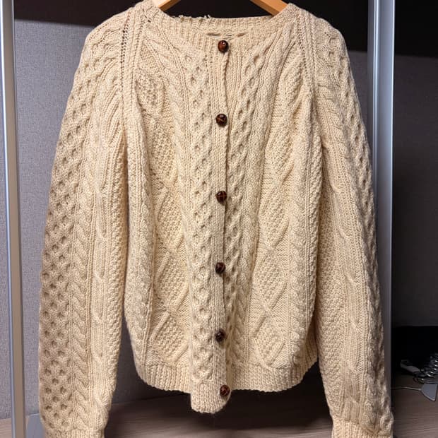 아이보리 케이블 니트 가디건