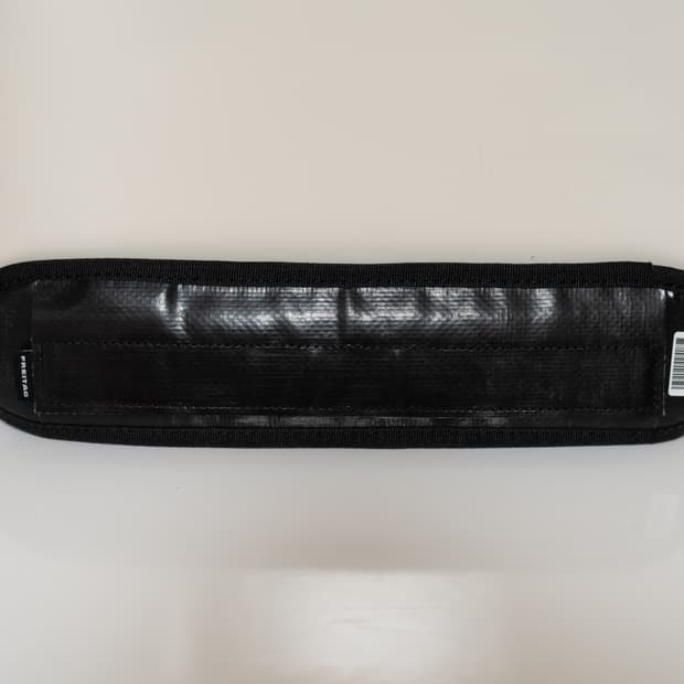 프라이탁 F03 숄더패드 올블랙 미사용품