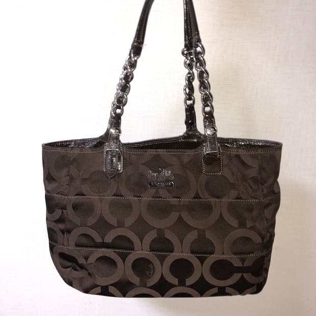 코치 시그니처 숄더백 딥브라운