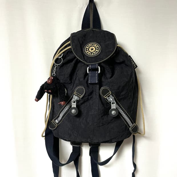 키플링 블랙 스티치 복조리 미니 백팩 _ 모리걸 y2k