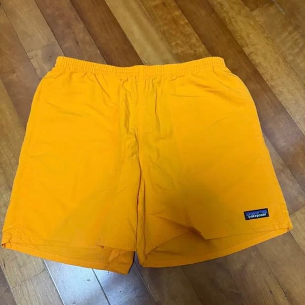 파타고니아 배기스 5인치 망고색 m사이즈 팝니다