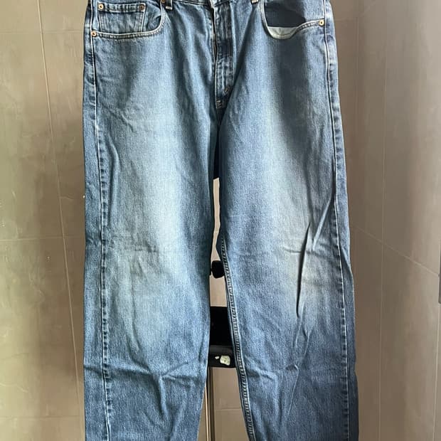 Vintage Levis 569 red font (38x34)