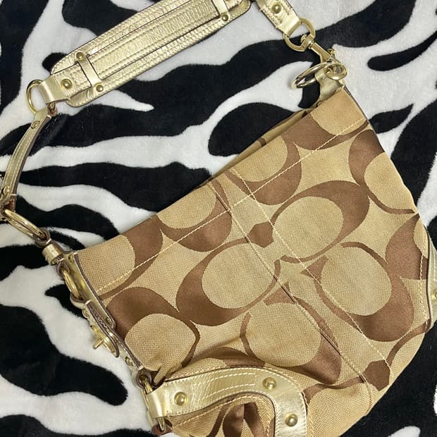 coach vintage shoulder bag