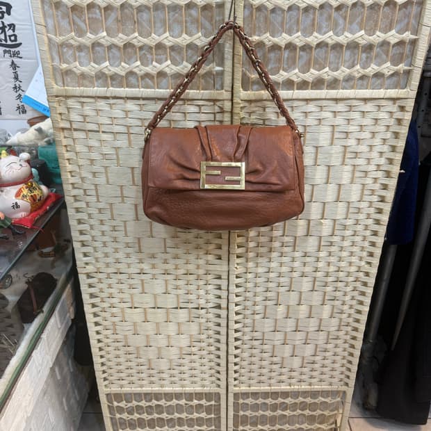 정품 펜디 미아 플랩 체인 숄더백 팝니다