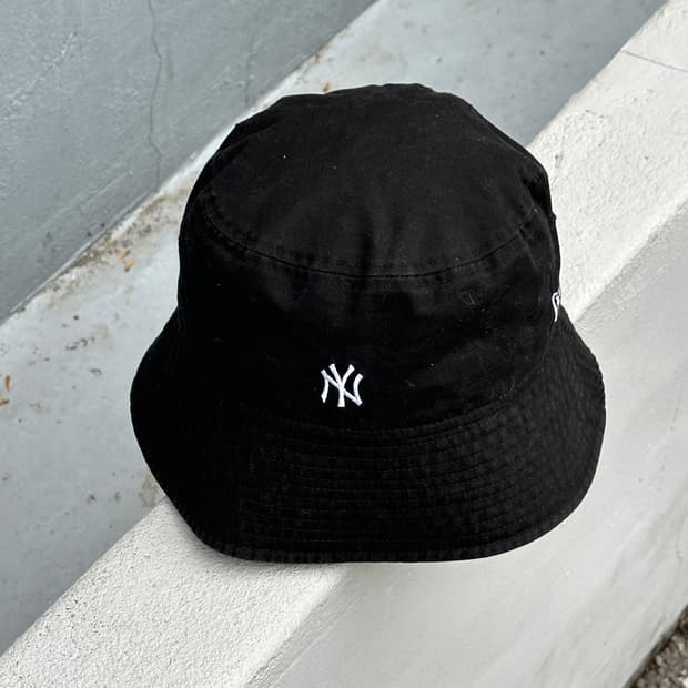 [M-L] 뉴에라 뉴욕양키스 스몰로고 블랙 버킷햇 모자