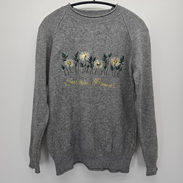 선플라워 자수 회색 스웨터 FREE
