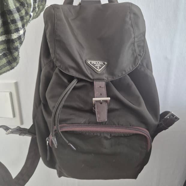 프라다 포코노 백팩 카키 스몰