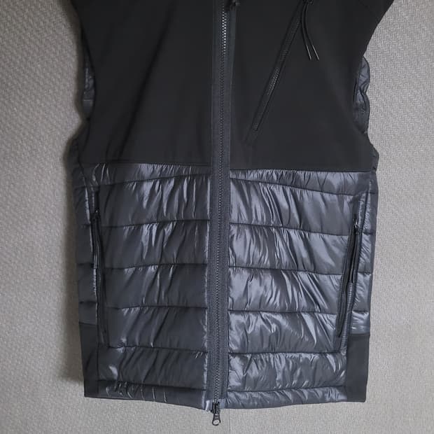 Cp컴퍼니 패딩조끼