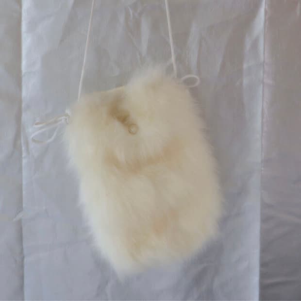 글로시 퍼 미니 백 Fur mini bag white
