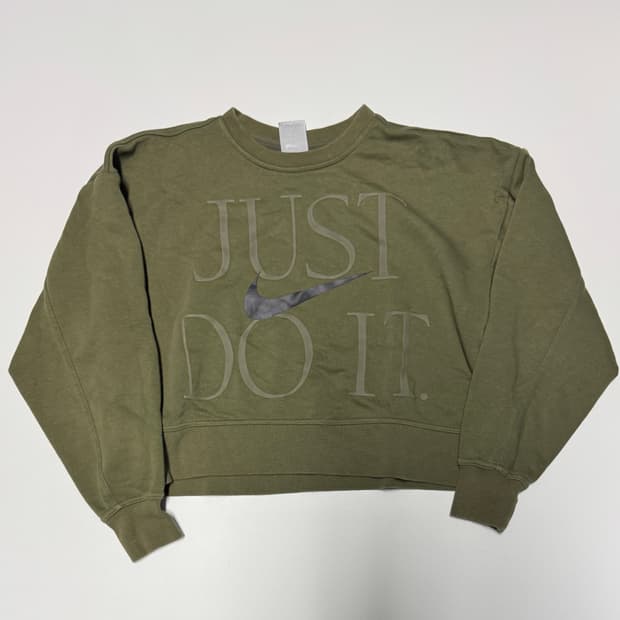 여성 나이키 22년도 저스트 두 잇 크롭 맨투맨 s