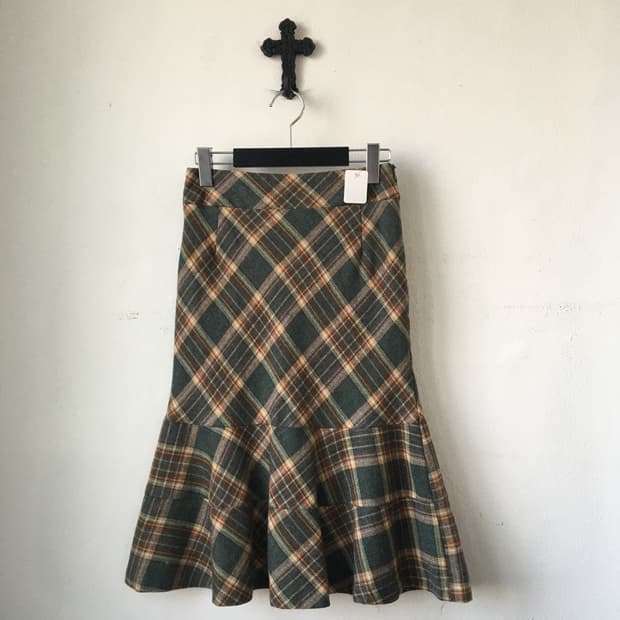 Woolen check pattern skirt