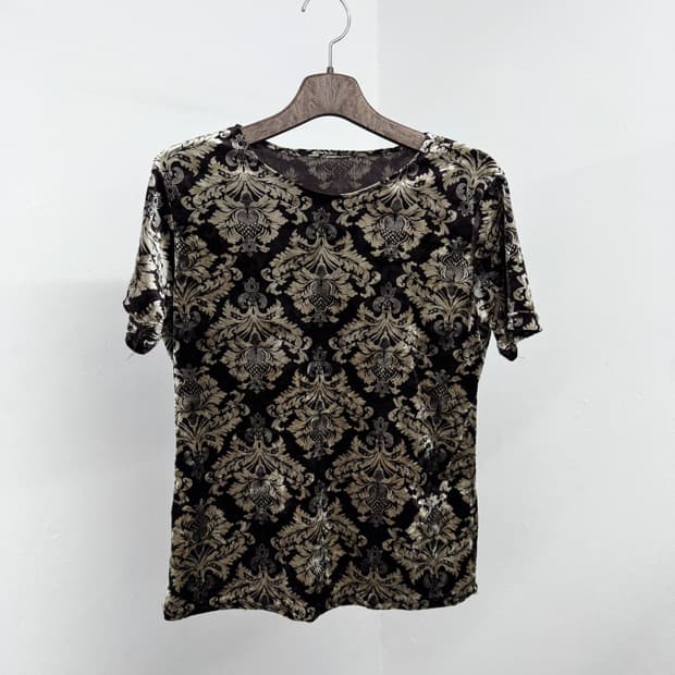 르네상스 오리엔탈 엔틱 벨로아 탑