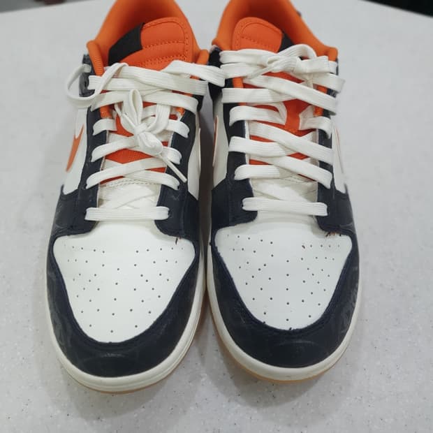 나이키 덩크 로우 레트로 프리미엄 할로윈 흰/검/오렌지UK9.5