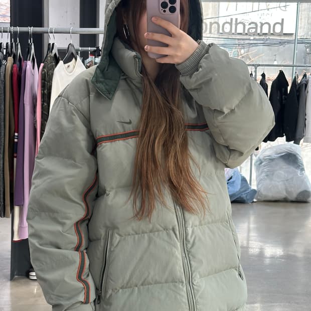 나이키 00s 스우시 피스타치오 패딩