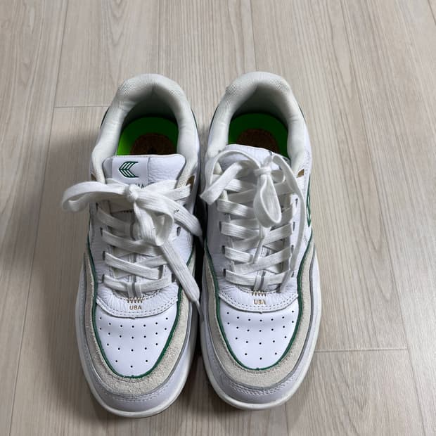 카리우마 스니커즈