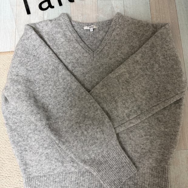 taille 타일레 브이넥 니트 2사이즈