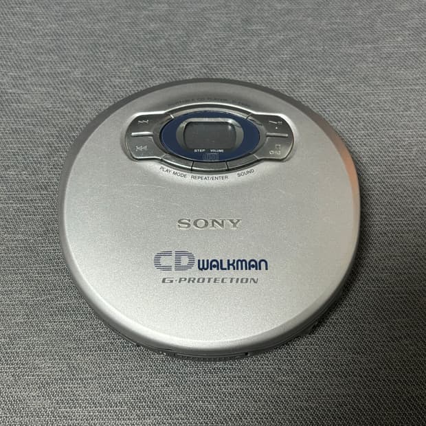 Sony 포터블 CD플레이어 워크맨 D-E660 (릴리슈슈 모델)